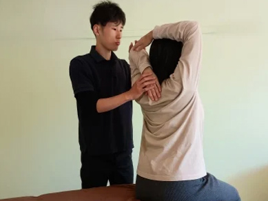 施術後の状態確認・今後の施術計画の説明